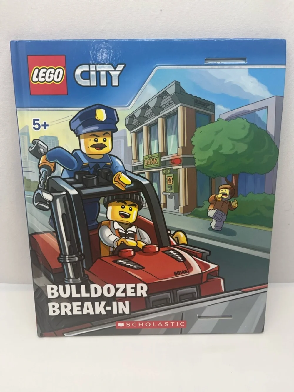 LEGO City Bulldozer Break-In - Blue & Red Cover - Picture 3 of 3
